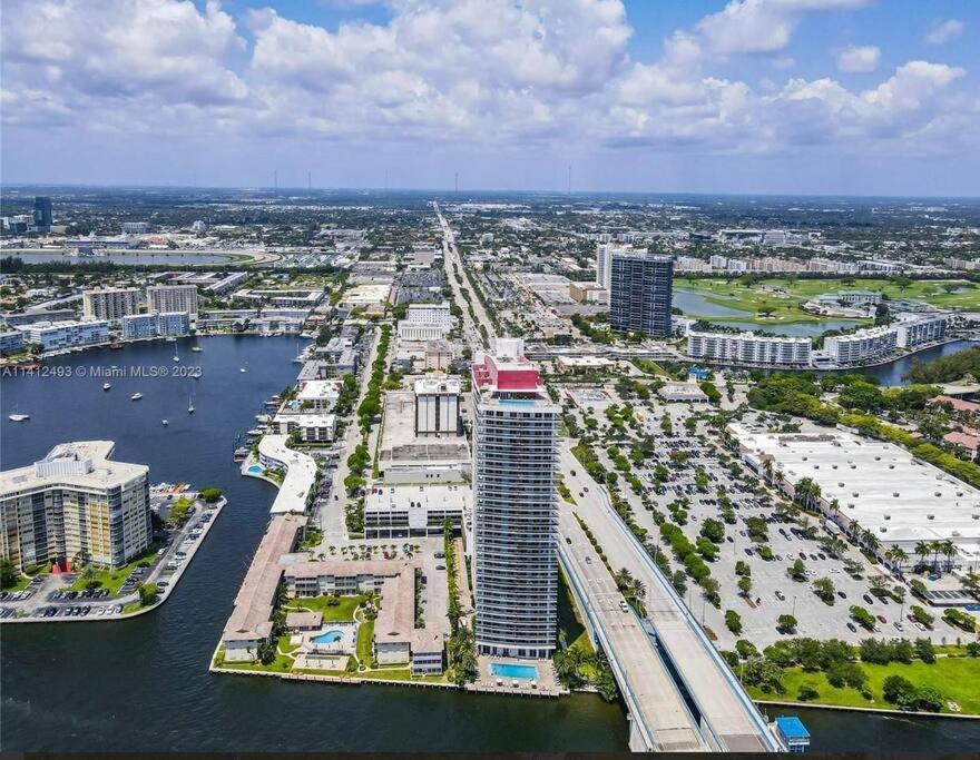 Ocean Views - Pool & Gym - Pet Friendly - Close To Beach Hallandale Beach Exteriér fotografie