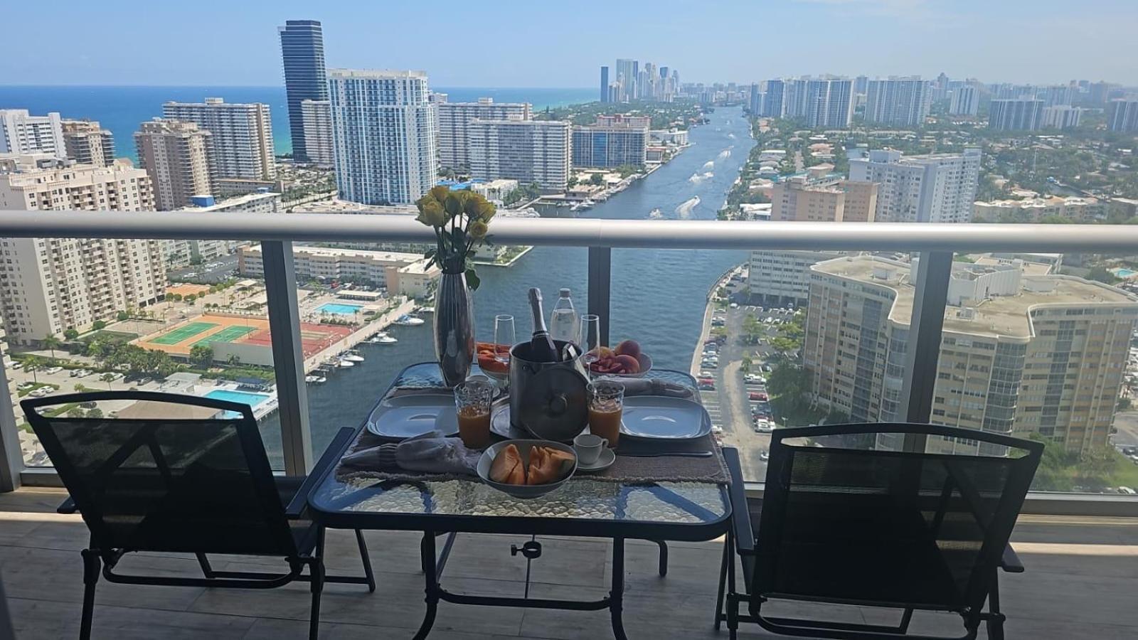 Ocean Views - Pool & Gym - Pet Friendly - Close To Beach Hallandale Beach Exteriér fotografie