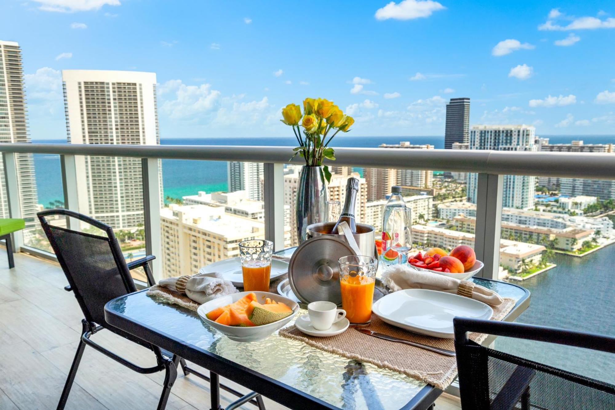 Ocean Views - Pool & Gym - Pet Friendly - Close To Beach Hallandale Beach Exteriér fotografie