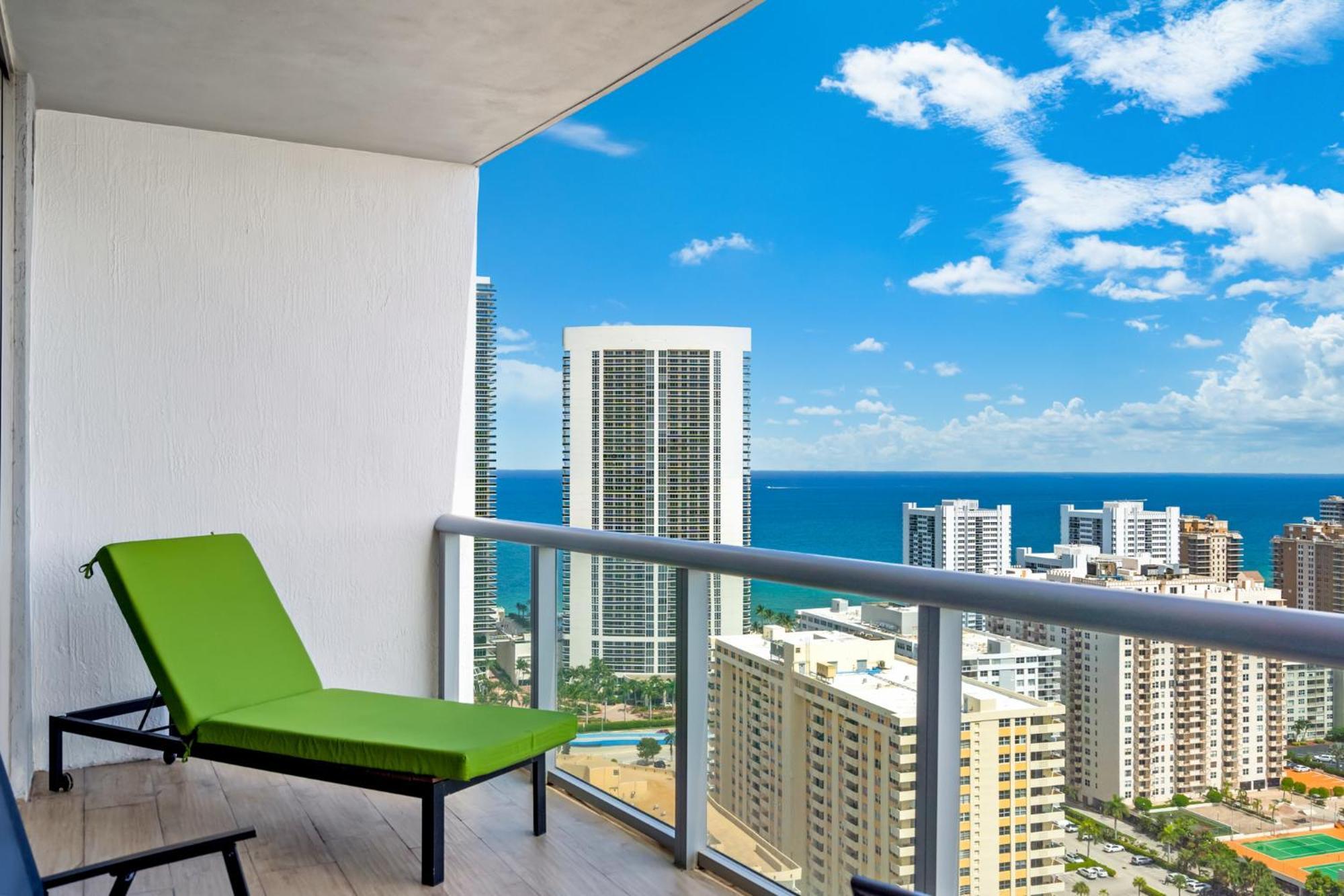 Ocean Views - Pool & Gym - Pet Friendly - Close To Beach Hallandale Beach Exteriér fotografie