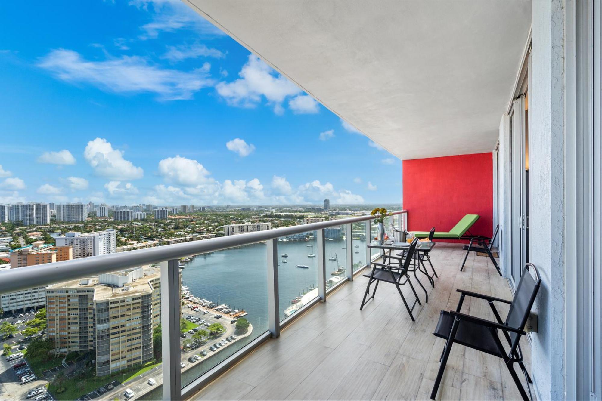 Ocean Views - Pool & Gym - Pet Friendly - Close To Beach Hallandale Beach Exteriér fotografie